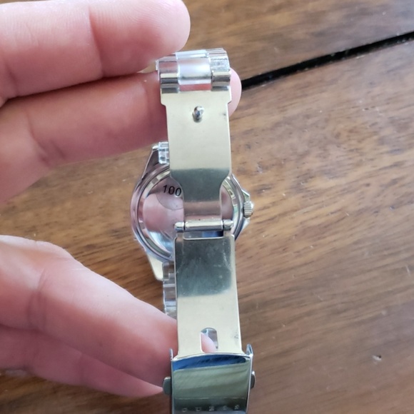 Mens Guess Chrono styled watch - Picture 4 of 6